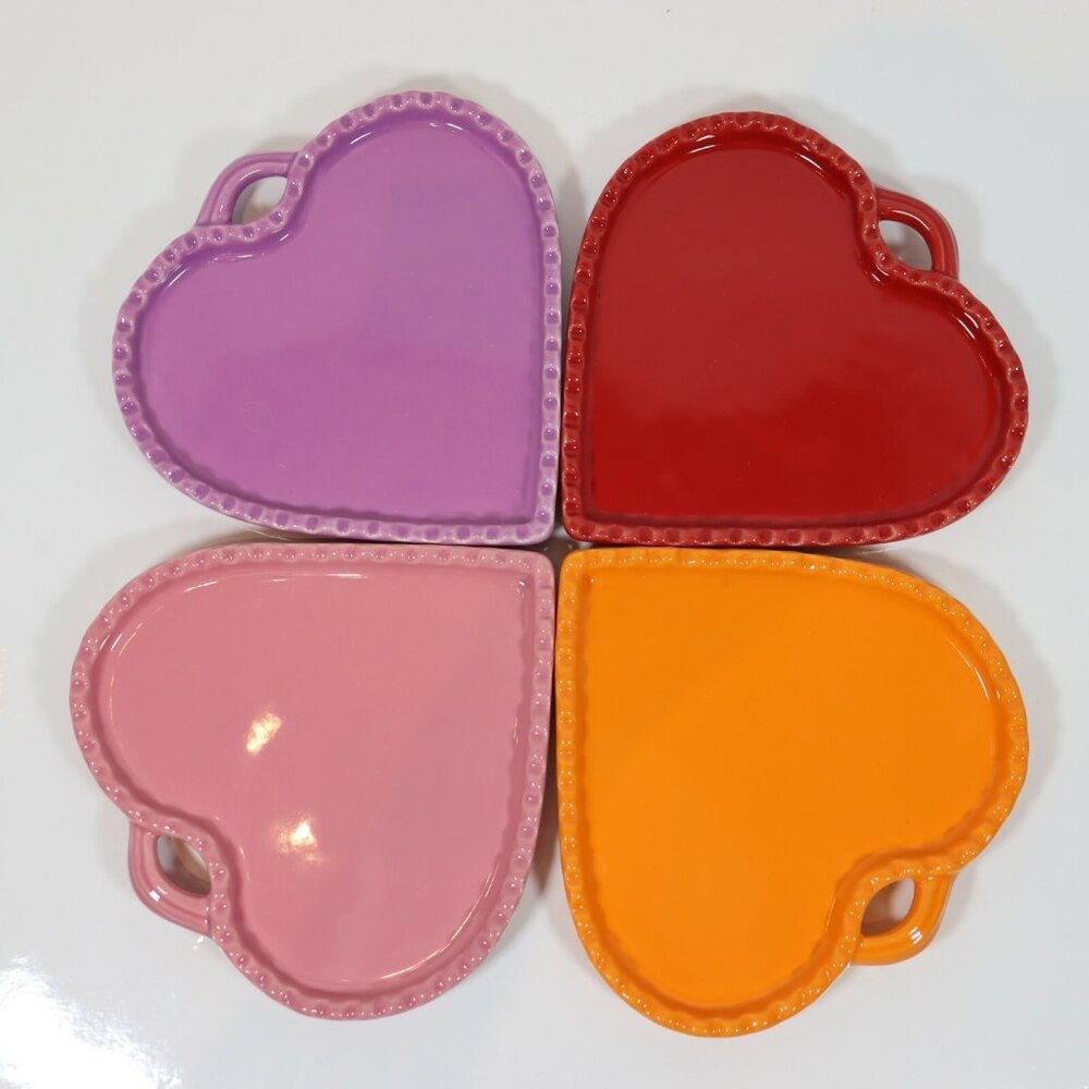 William Sonoma Ruffled Heart Shaped Dishes Plates Mold Valentines set 4